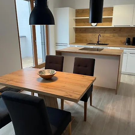 Park Appartement Jelsa (Hvar)
