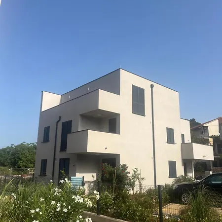 Jelsa Park Apartment